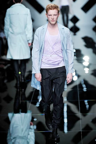 Look 38
